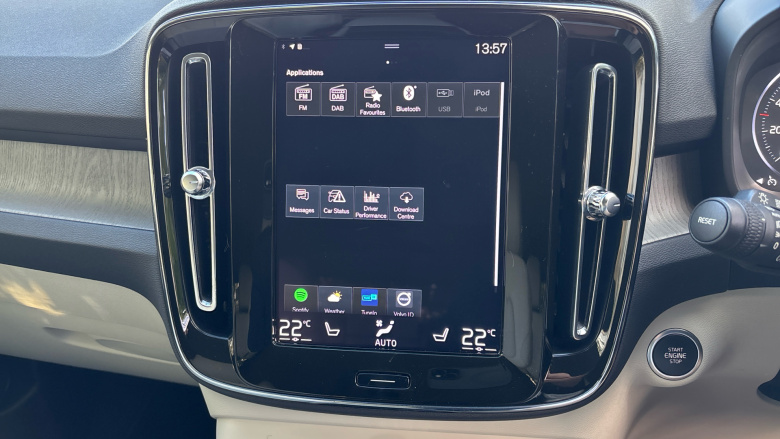 Volvo Xc40 2.0 B4P Inscription Pro 5dr Auto [7 speed] Petrol Estate